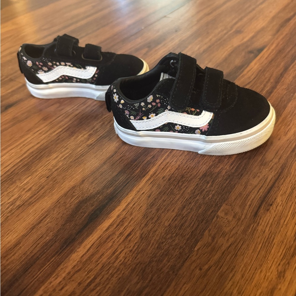 Vans Kids Black and White Velcro Sneakers - Picture 8 of 9